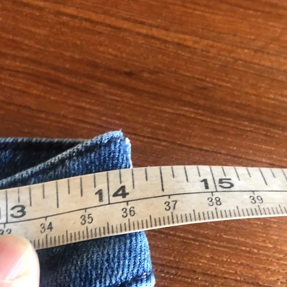 7 For All Mankind - Picture 9 of 12